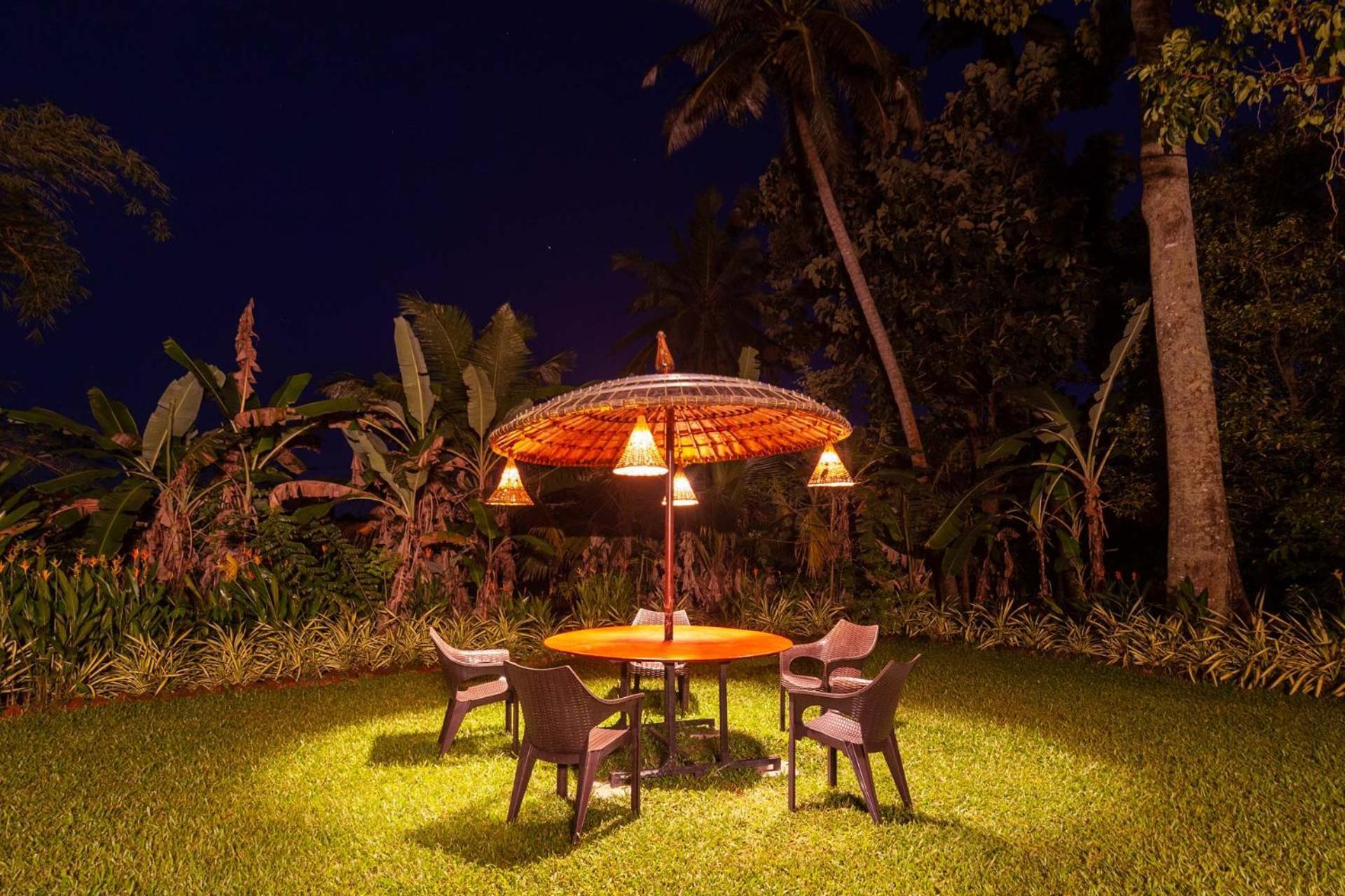 Stayvista At La Riva Heritage Villa With Bicycle Alappuzha ภายนอก รูปภาพ