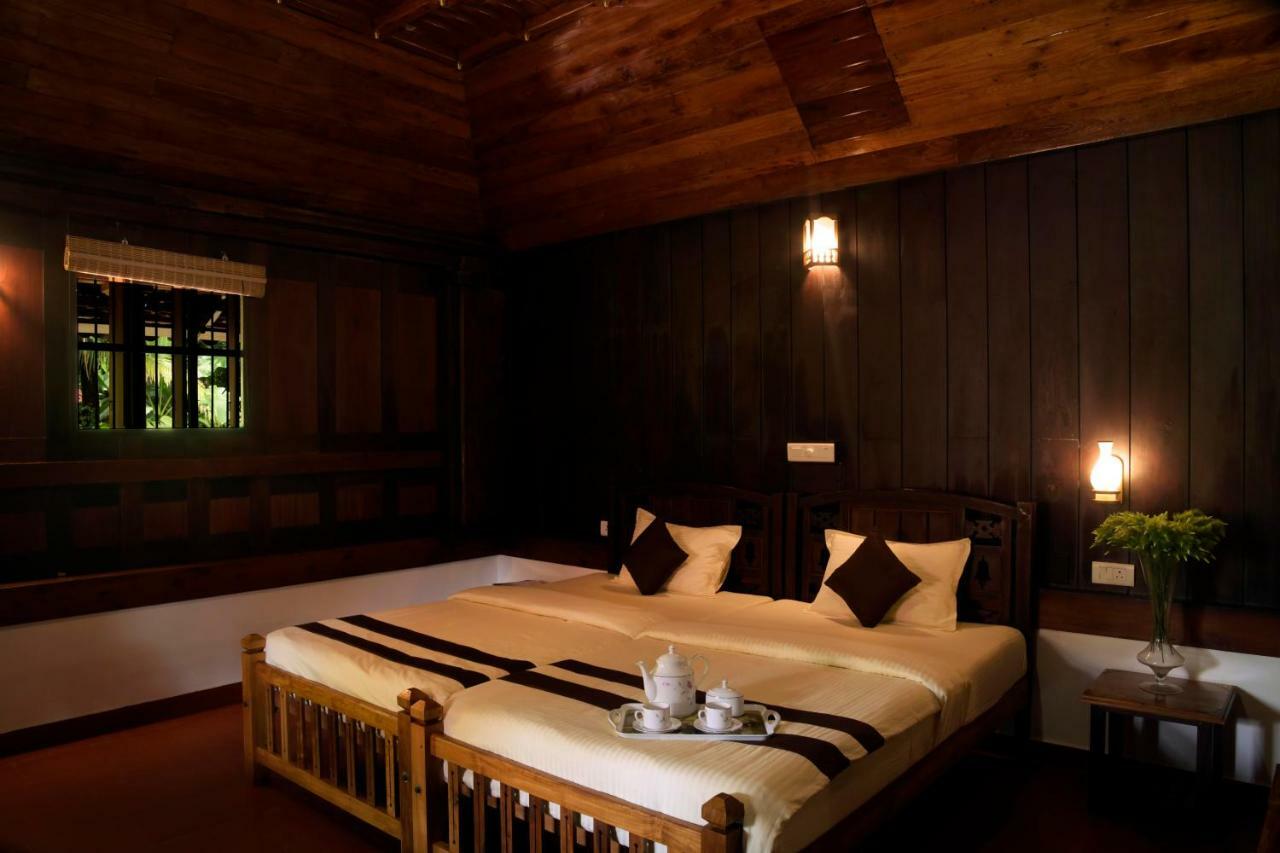 Stayvista At La Riva Heritage Villa With Bicycle Alappuzha ภายนอก รูปภาพ