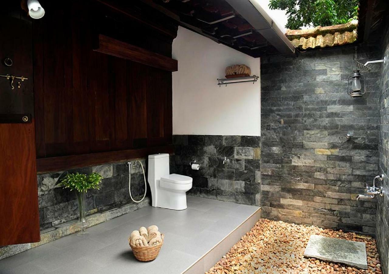 Stayvista At La Riva Heritage Villa With Bicycle Alappuzha ภายนอก รูปภาพ