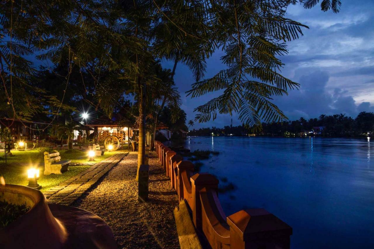 Stayvista At La Riva Heritage Villa With Bicycle Alappuzha ภายนอก รูปภาพ